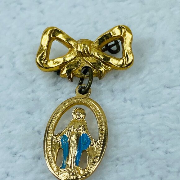 Vintage Gold-Tone Bow & Virgin Mary Religious Brooch Pin Blue Enamel Accents - Picture 2 of 16